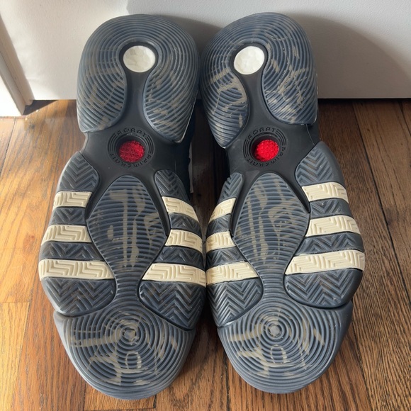 Adidas Trae Young 2 Basketball Size Men 12 / WMN 13 - Picture 8 of 10